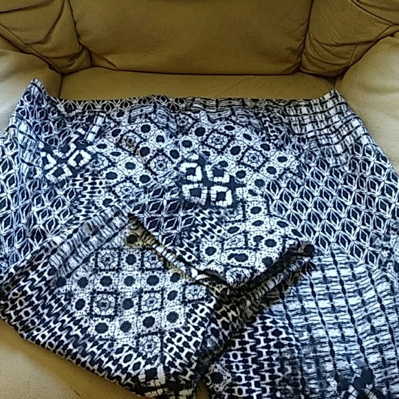 Capris - Picture 2 of 2